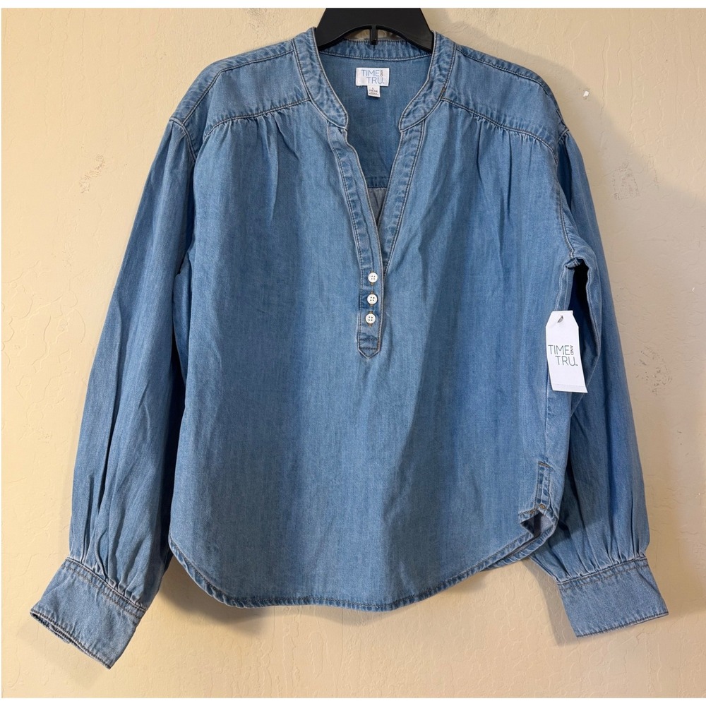 Time and Tru Top Women L Blue Chambray Relaxed Boho Cotton Blouse NEW